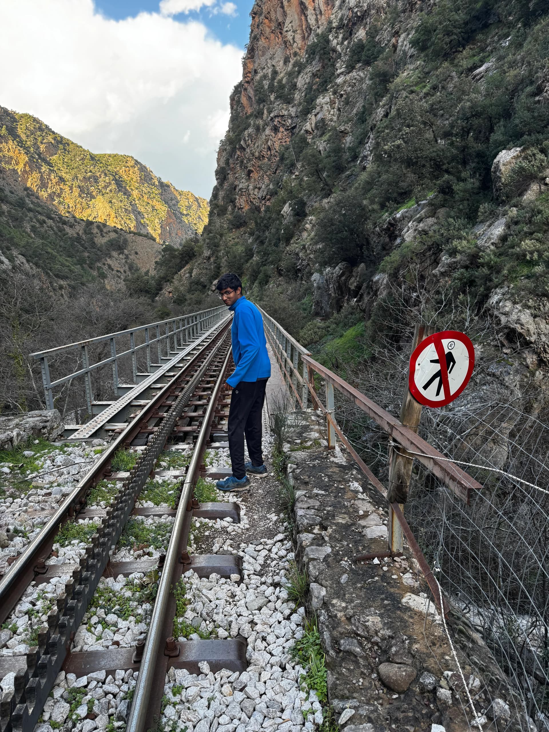 Photo 2026-02-canyon-railway.webp